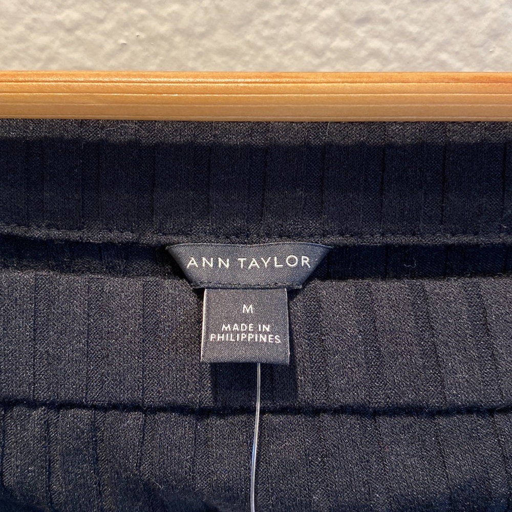 Ann Taylor- 3/4 Sleeve Black Ribbed Top (M) NWT - Picture 6 of 9